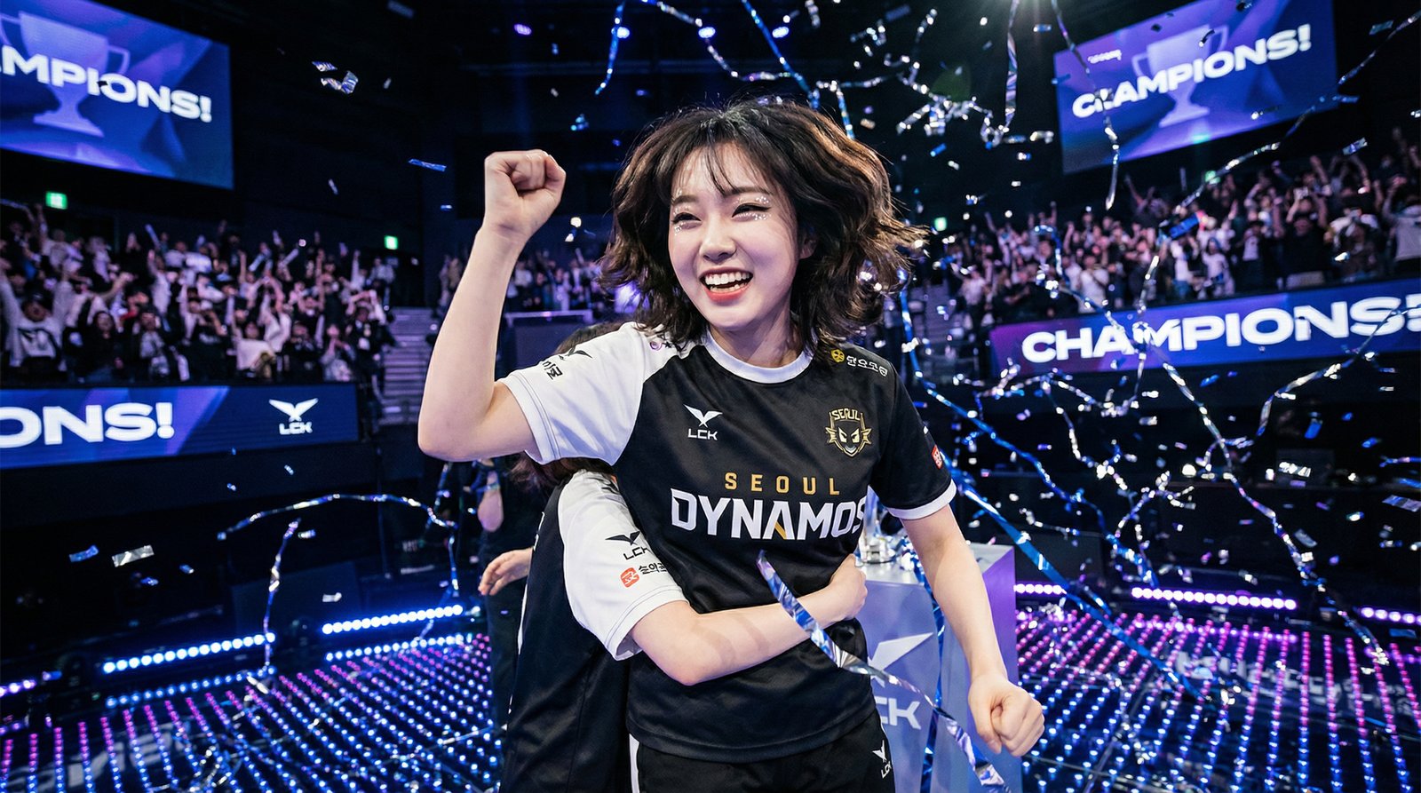 偷拍英雄联盟操作视频